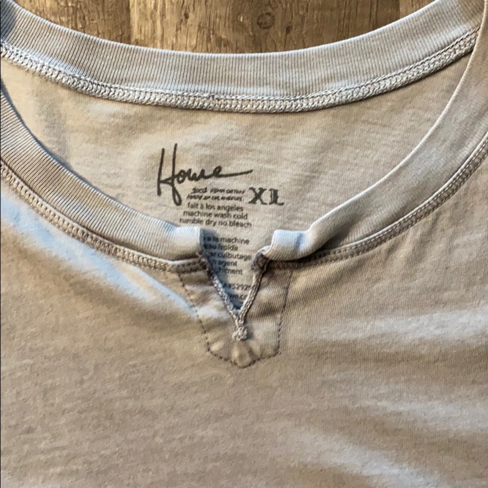 Howe T-shirt - Picture 2 of 5